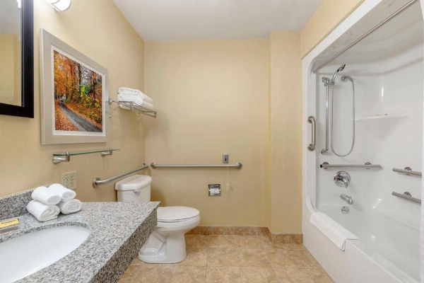 Best Western Plus New England Inn & Suites image 26